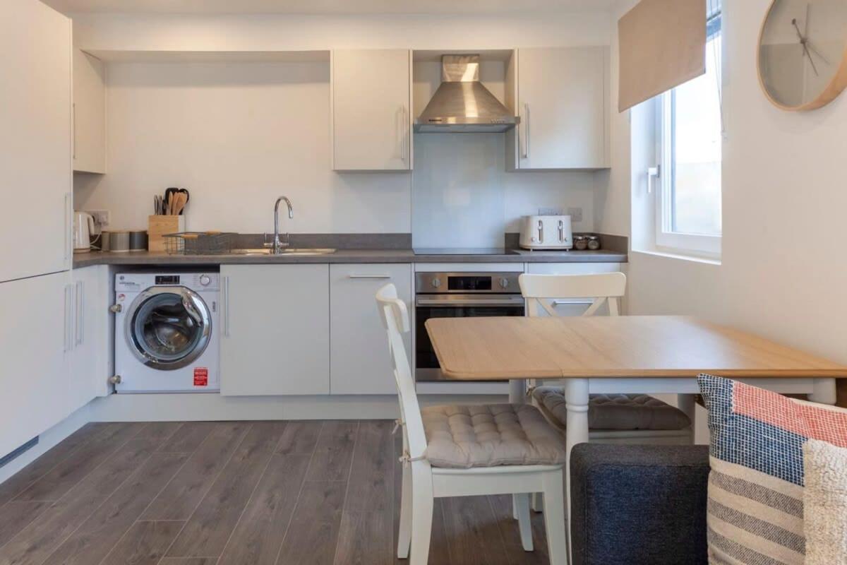 Contemporary 1 Bedroom Apartment In Ashford Ashford  Zewnętrze zdjęcie